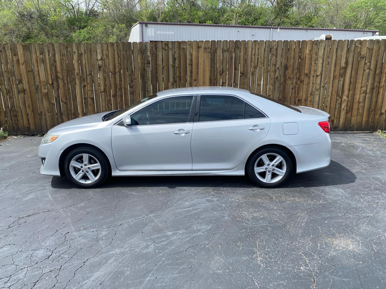 Toyota Camry SE 2012