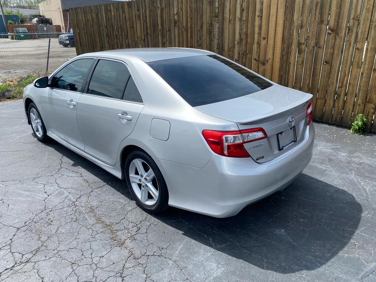 Toyota Camry SE 2012