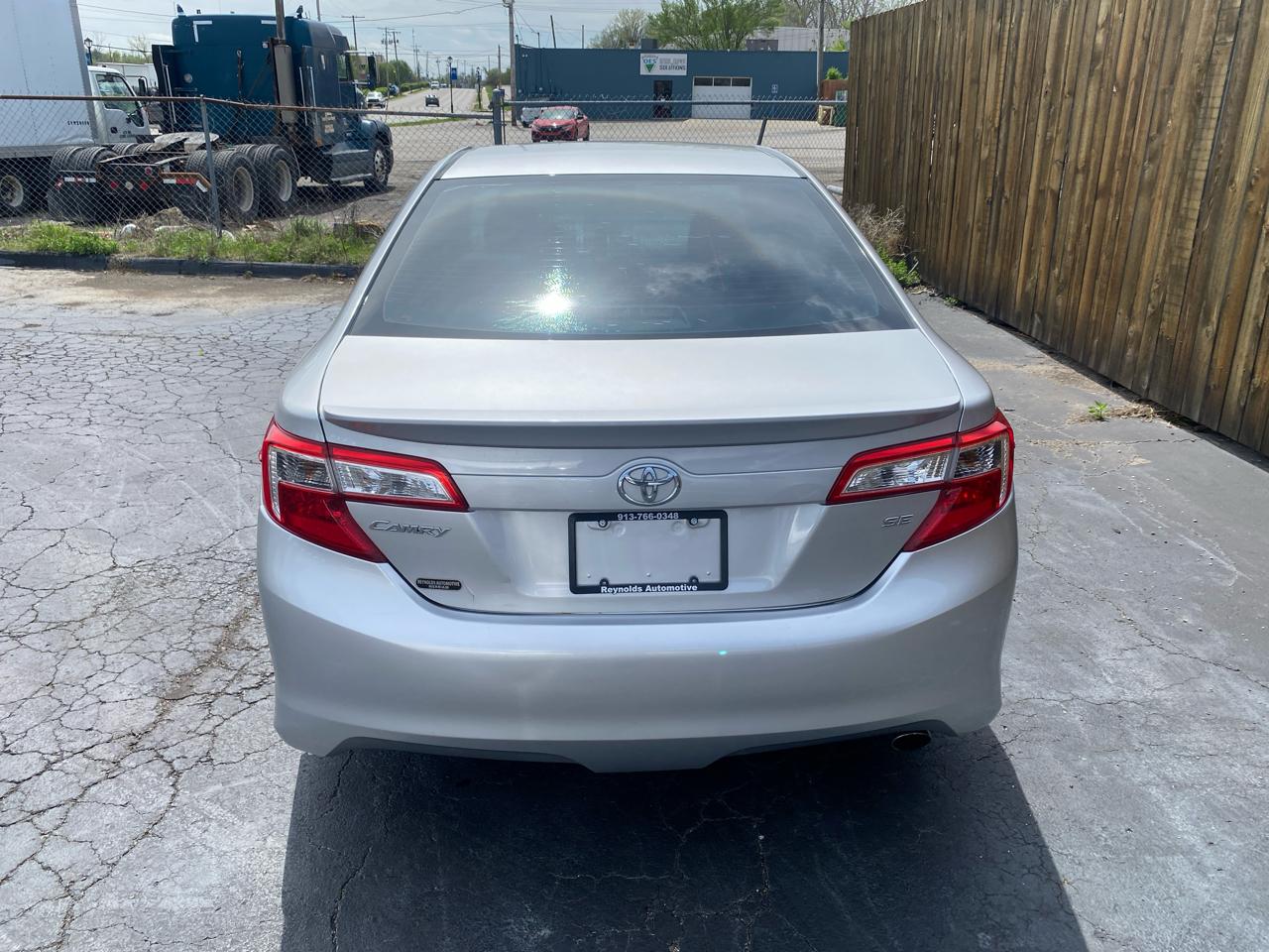 Toyota Camry SE 2012