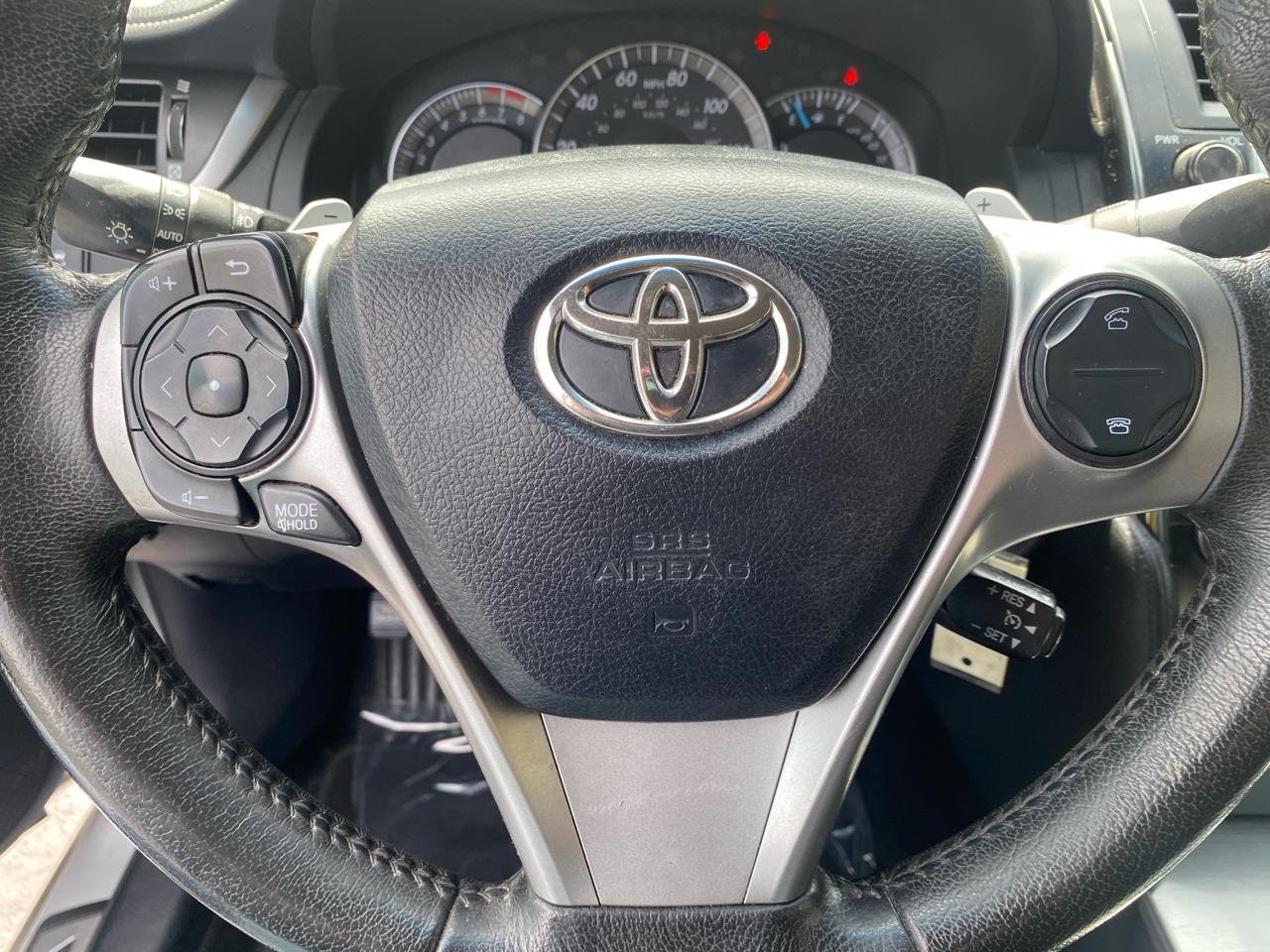 Toyota Camry SE 2012