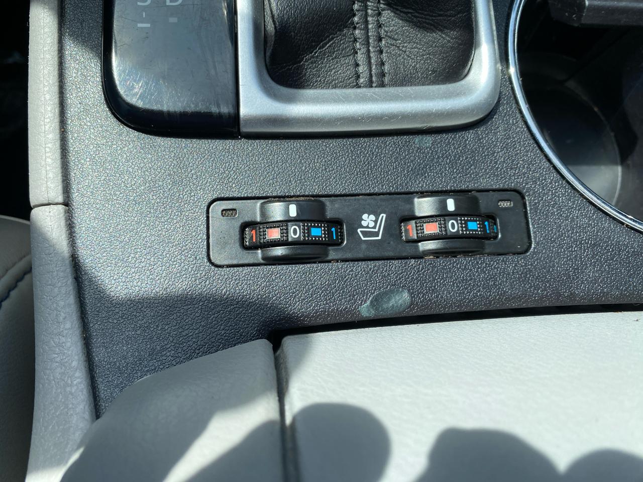 Toyota Highlander FWD 4dr V6 Limited (Natl) 2016