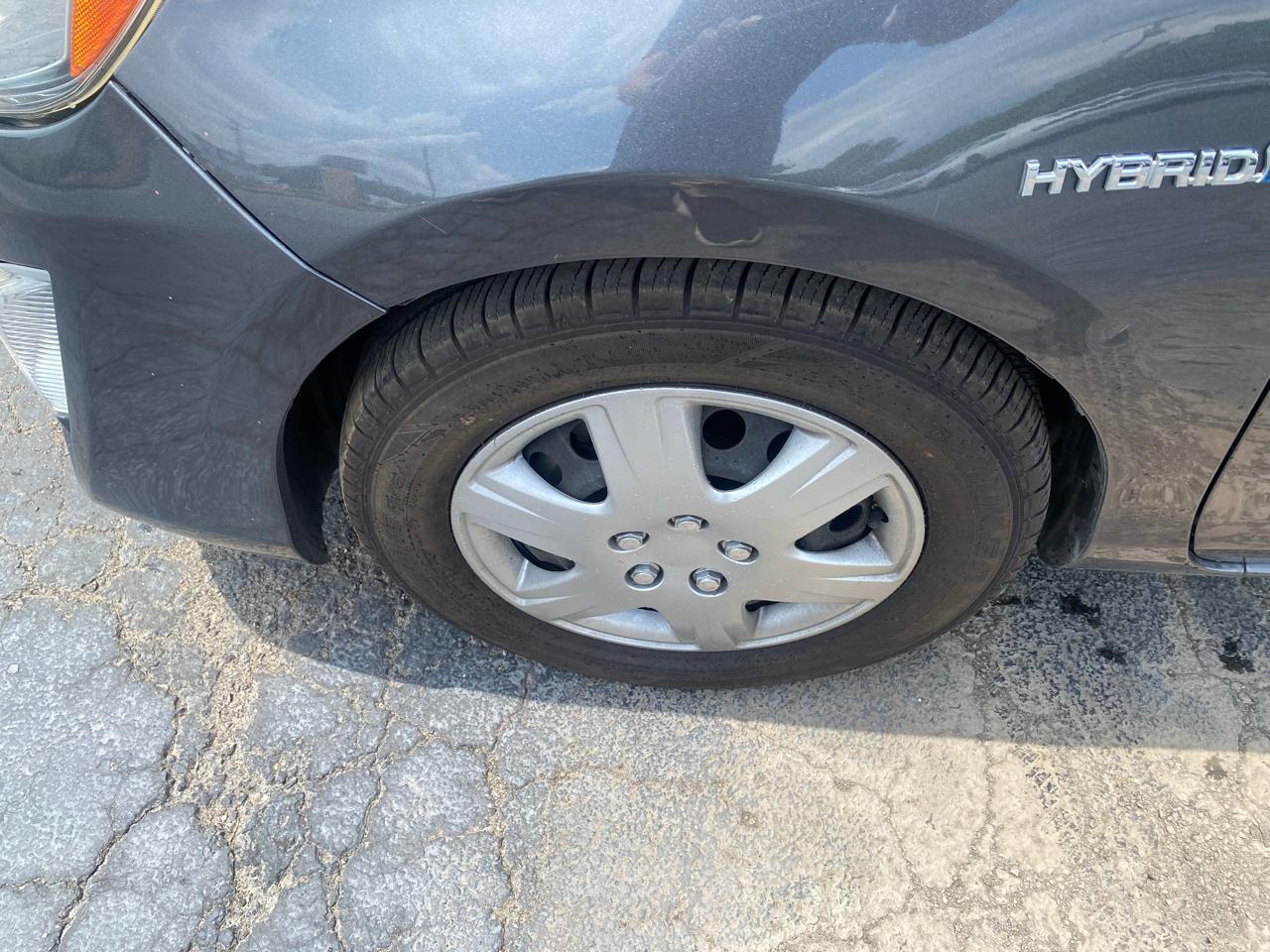 Toyota Prius c 5dr HB Three (Natl) 2015
