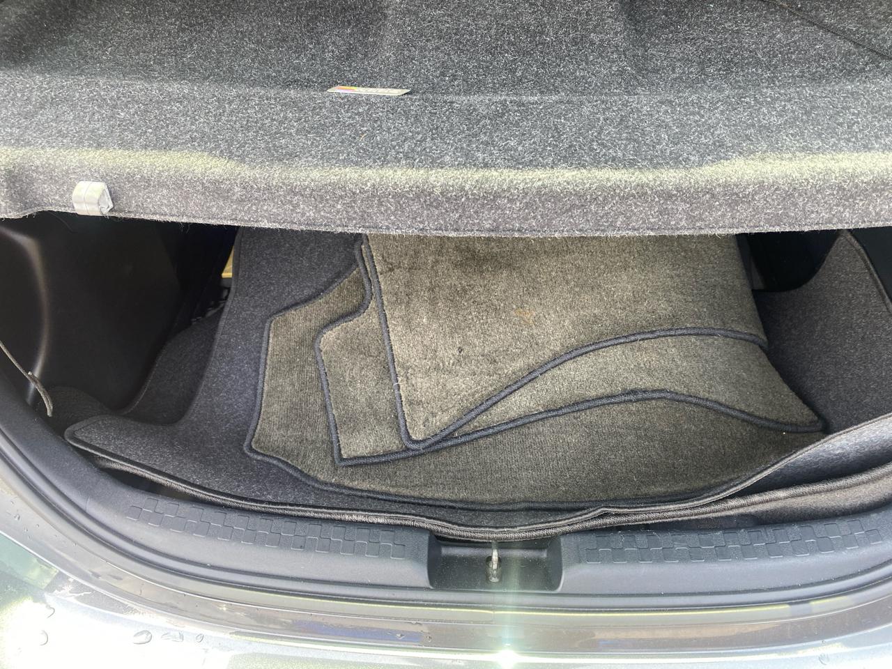 Toyota Prius c 5dr HB Three (Natl) 2015