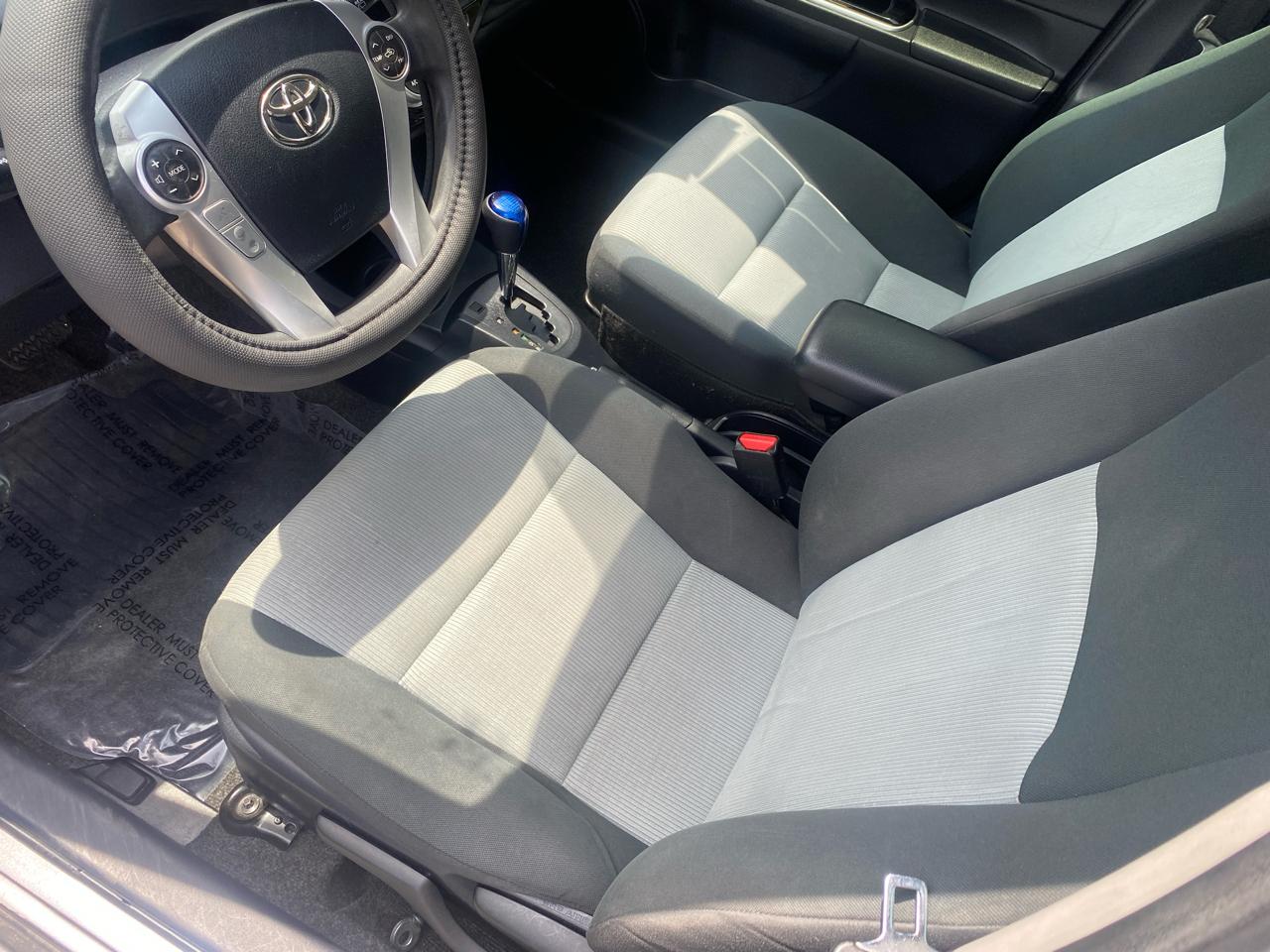 Toyota Prius c 5dr HB Three (Natl) 2015