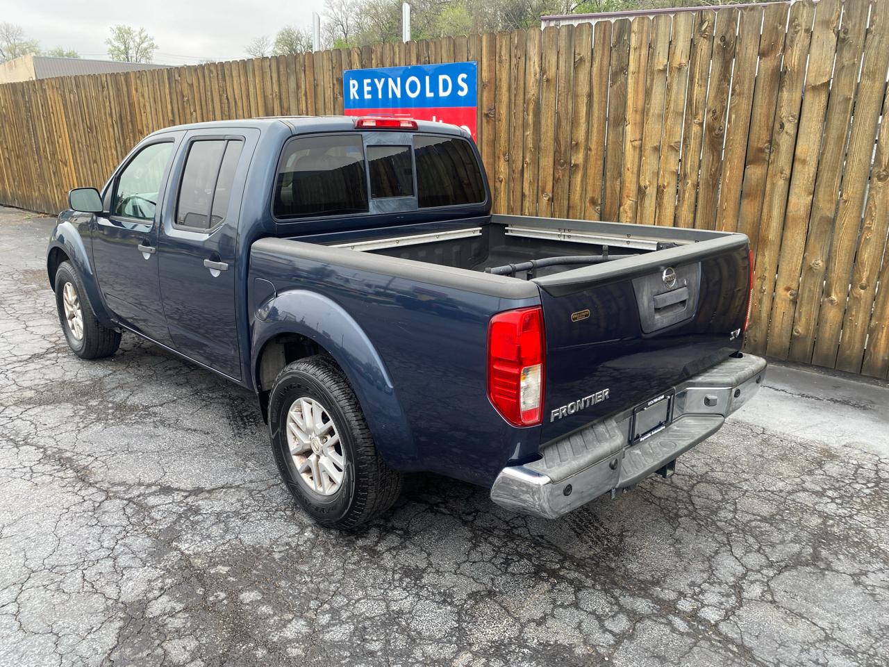 Nissan Frontier 2WD Crew Cab SWB Auto SV 2015