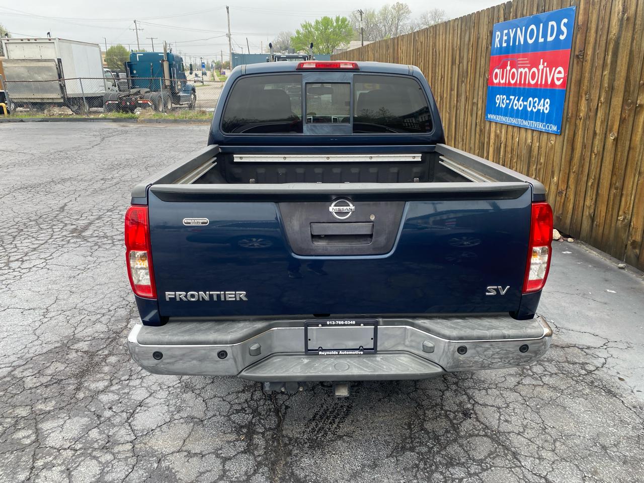 Nissan Frontier 2WD Crew Cab SWB Auto SV 2015