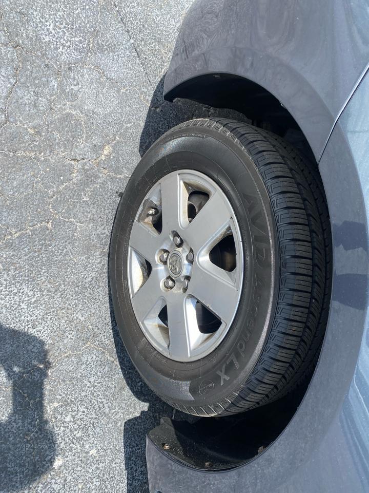 Toyota Sienna 5dr 7-Pass Van XLE FWD (Natl) 2010