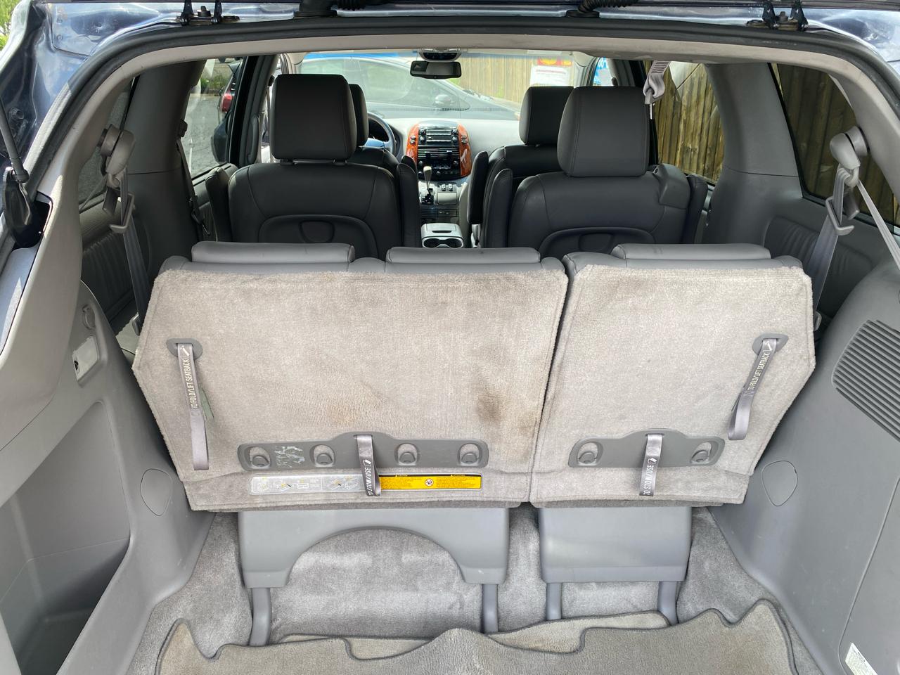 Toyota Sienna 5dr 7-Pass Van XLE FWD (Natl) 2010