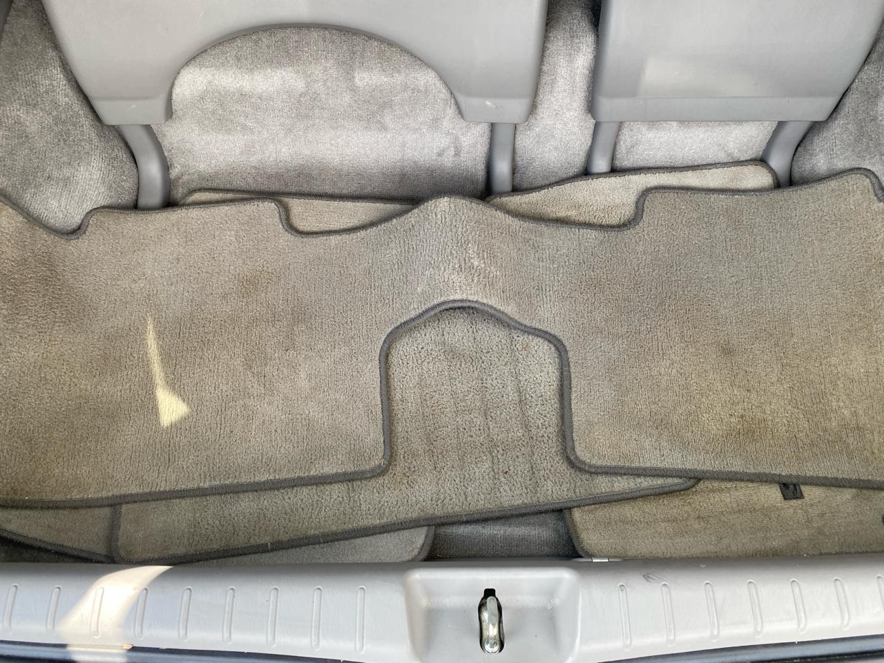 Toyota Sienna 5dr 7-Pass Van XLE FWD (Natl) 2010