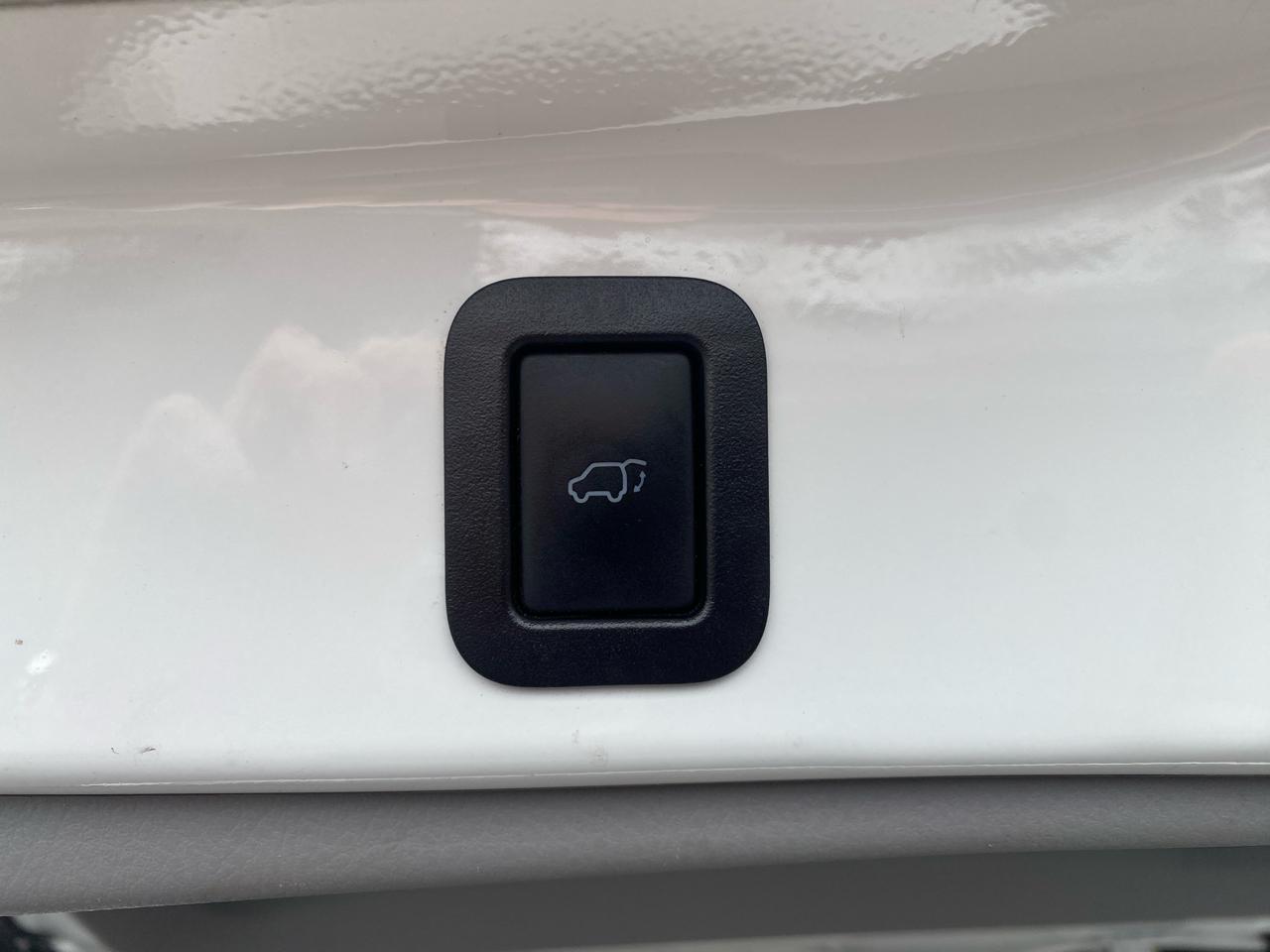 Toyota Highlander Hybrid Limited V6 AWD (Natl) 2019
