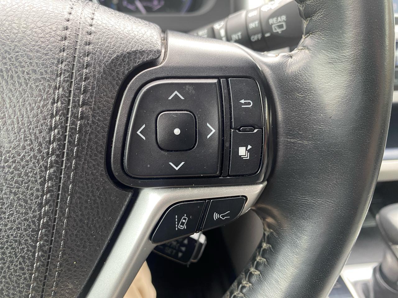 Toyota Highlander Hybrid Limited V6 AWD (Natl) 2019