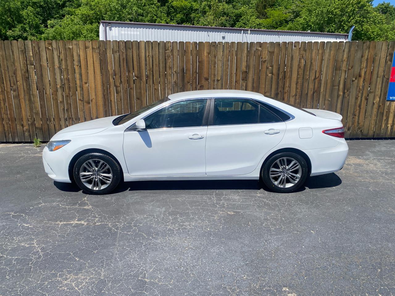 Toyota Camry SE 2017