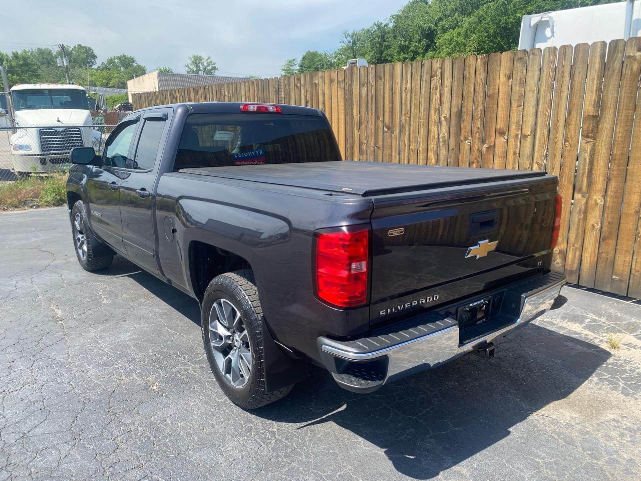 Chevrolet Silverado 1500 2WD Double Cab 143.5" LT w/1LT 2015