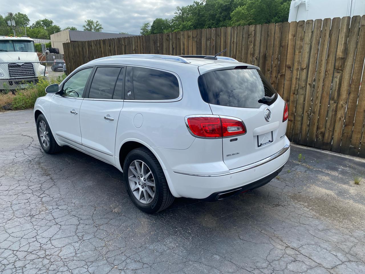 Buick Enclave FWD 4dr Leather 2017