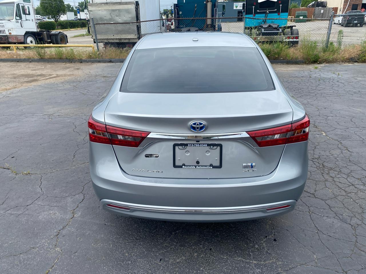 Toyota Avalon Hybrid 4dr Sdn XLE Premium (Natl) 2016