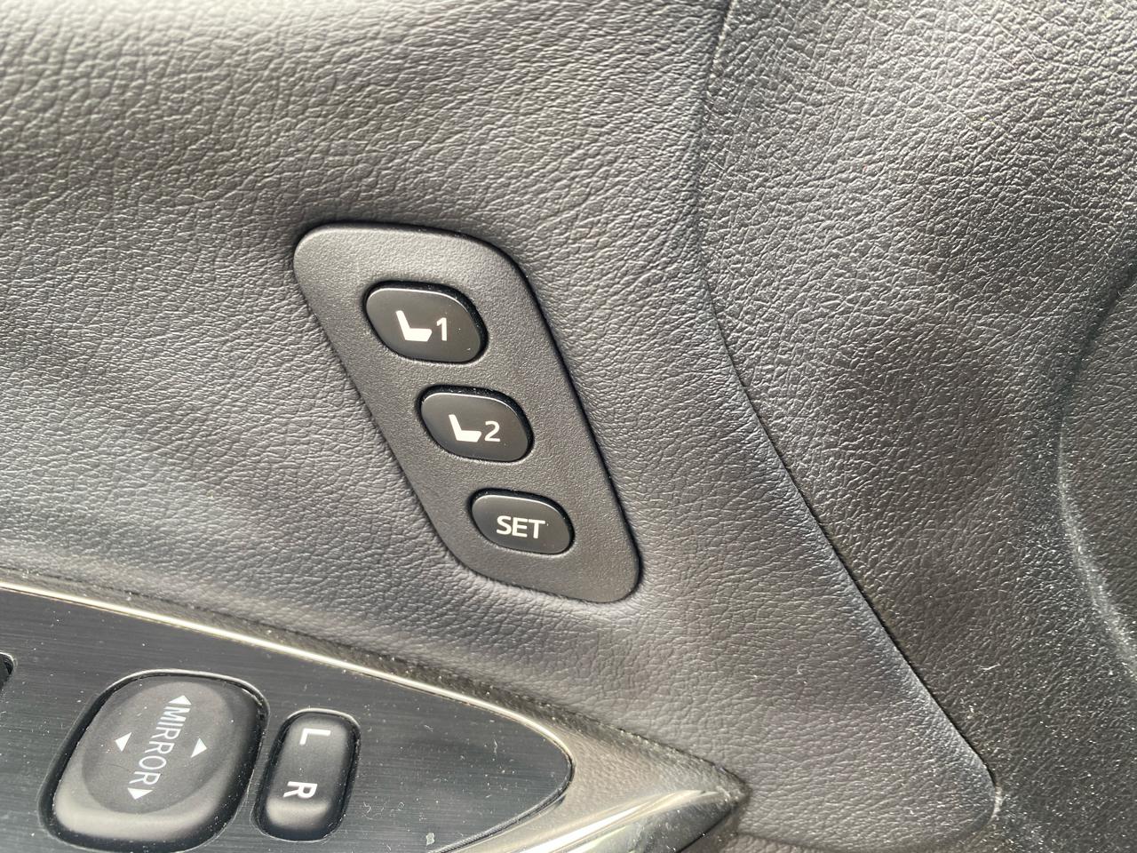 Toyota Avalon Hybrid 4dr Sdn XLE Premium (Natl) 2016