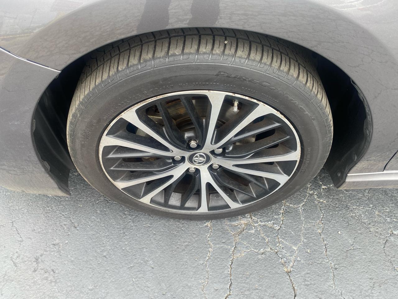 Toyota Camry SE 2019