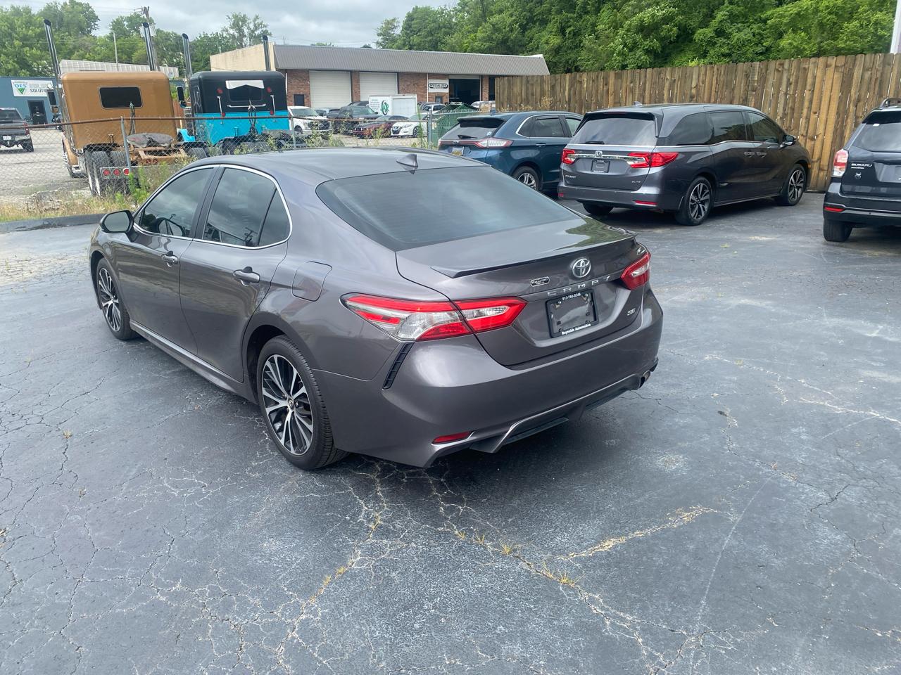 Toyota Camry SE 2019