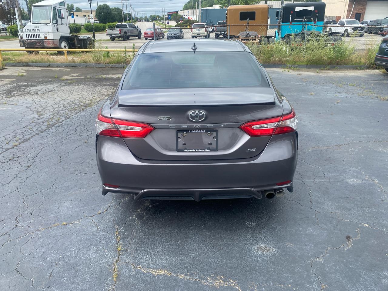Toyota Camry SE 2019