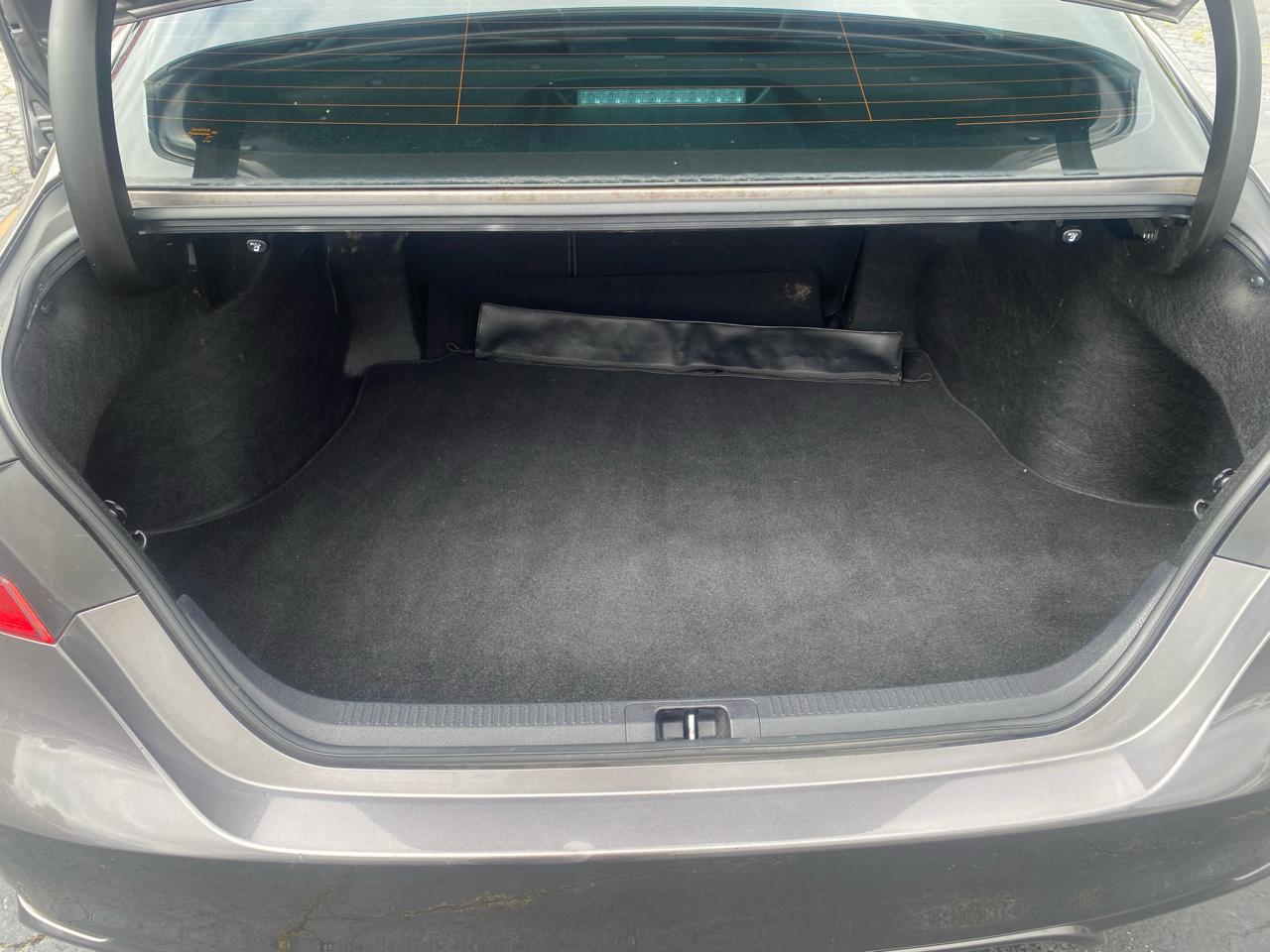 Toyota Camry SE 2019
