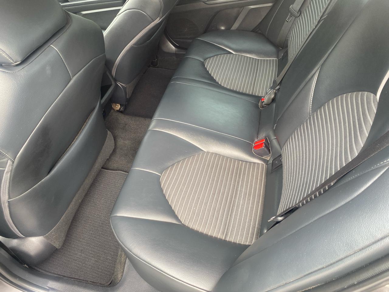 Toyota Camry SE 2019