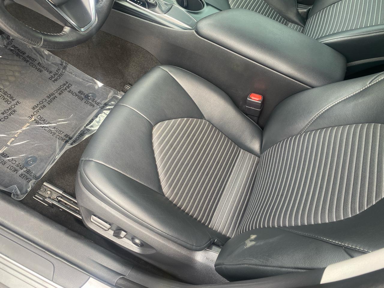 Toyota Camry SE 2019