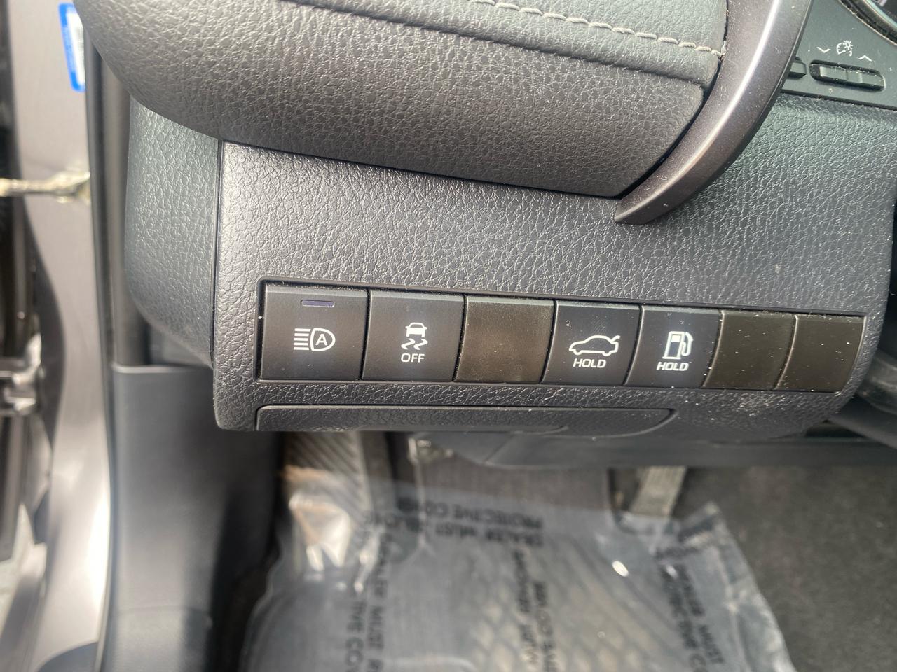 Toyota Camry SE 2019