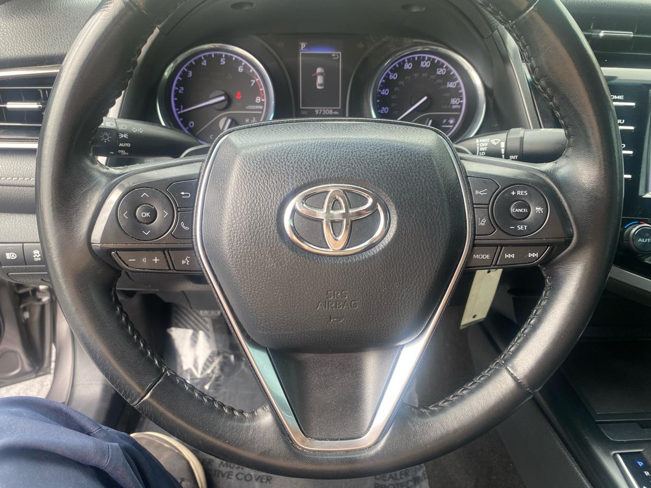 Toyota Camry SE 2019