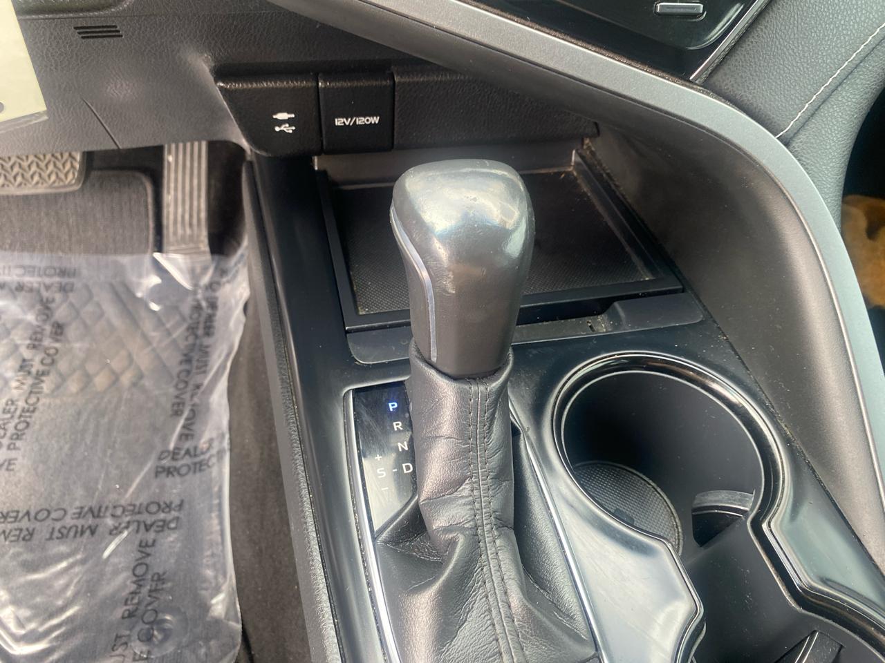 Toyota Camry SE 2019