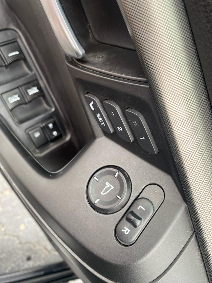 Acura TL 4dr Sdn Auto 2WD Tech 2012