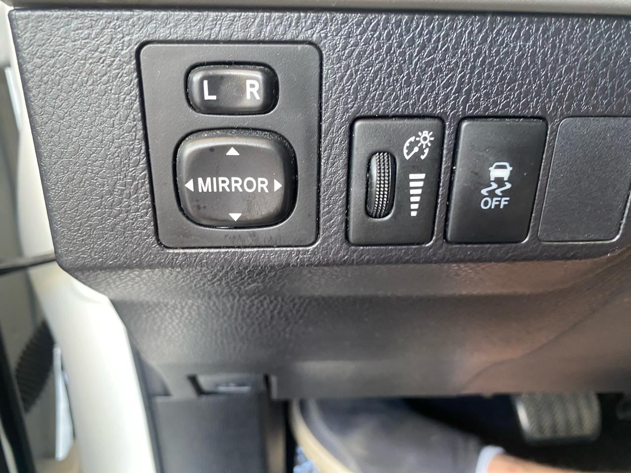 Toyota RAV4 FWD 4dr LE (Natl) 2014