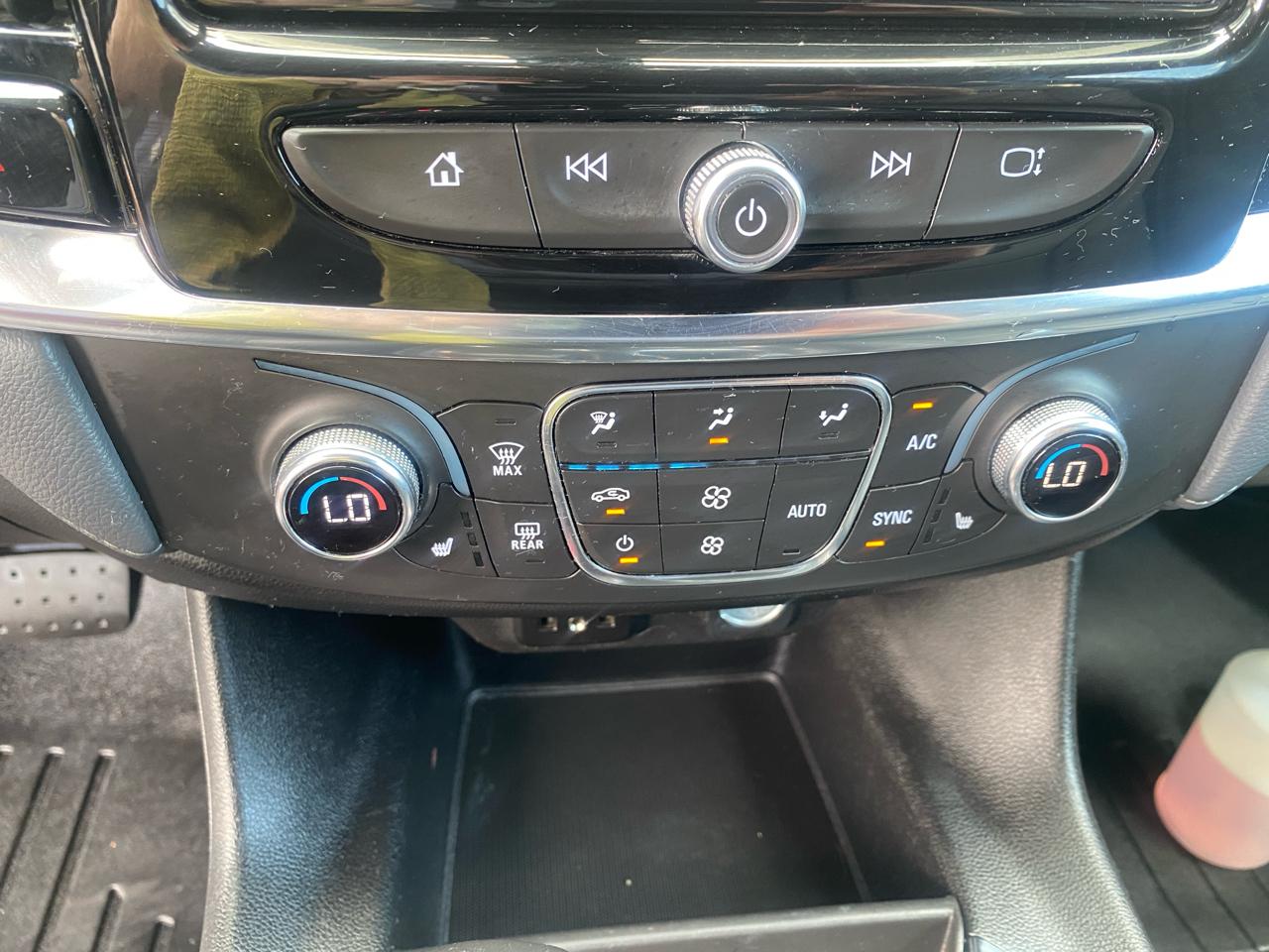Chevrolet Traverse AWD 4dr LT Leather 2021