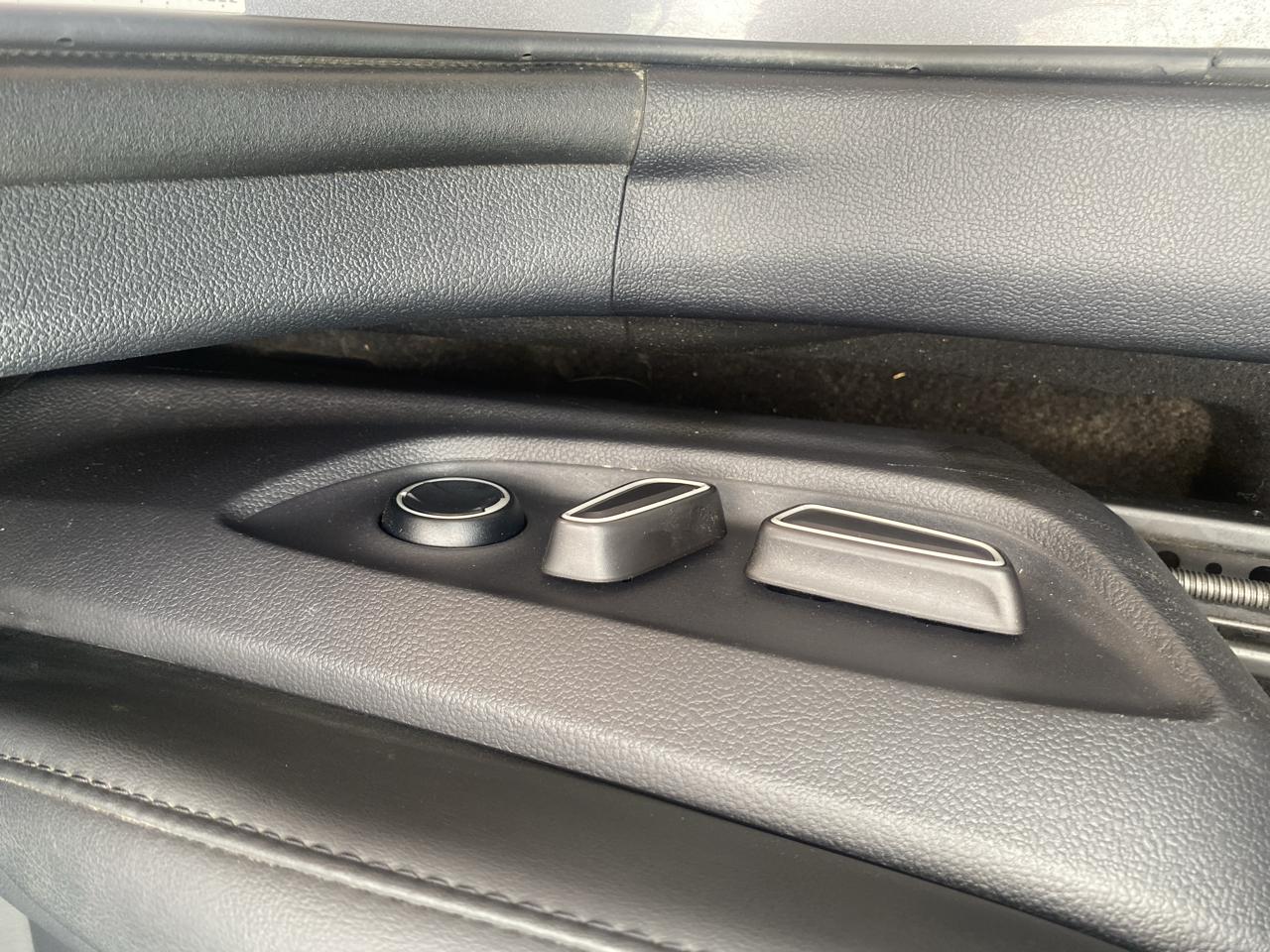 Toyota Prius Two (Natl) 2018