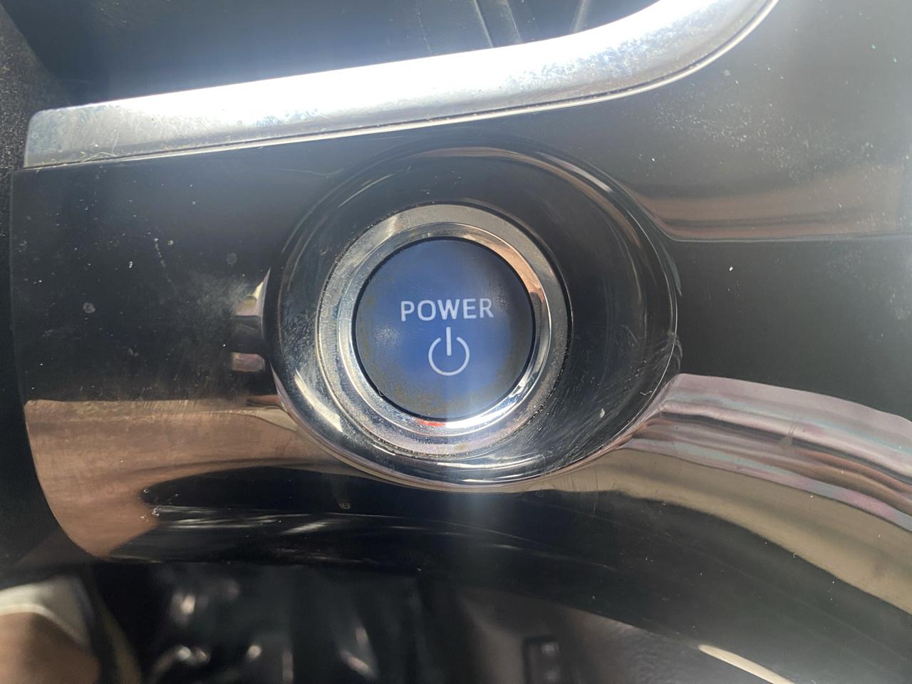Toyota Prius Two (Natl) 2018