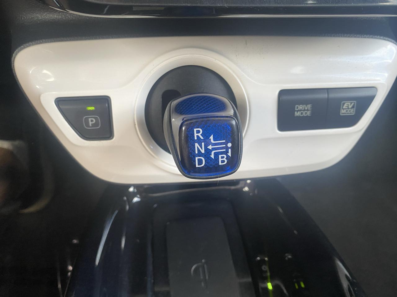 Toyota Prius Two (Natl) 2018