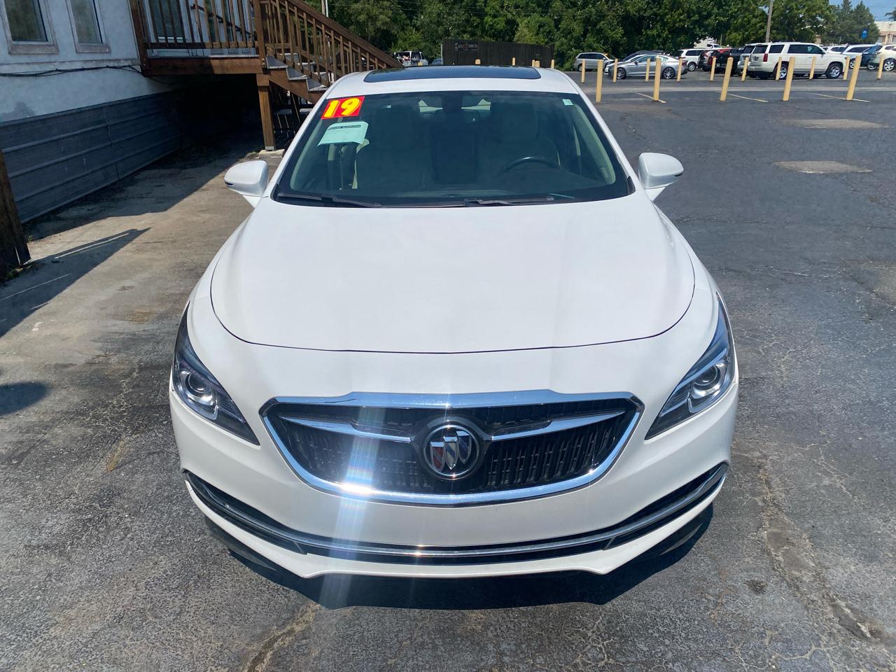 Buick LaCrosse 4dr Sdn Essence AWD 2019
