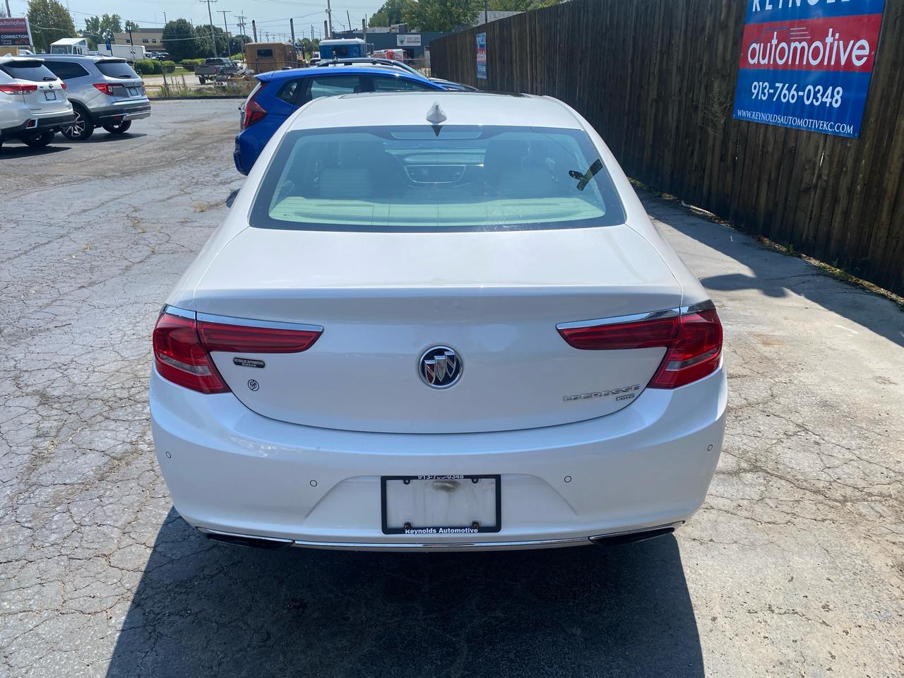 Buick LaCrosse 4dr Sdn Essence AWD 2019