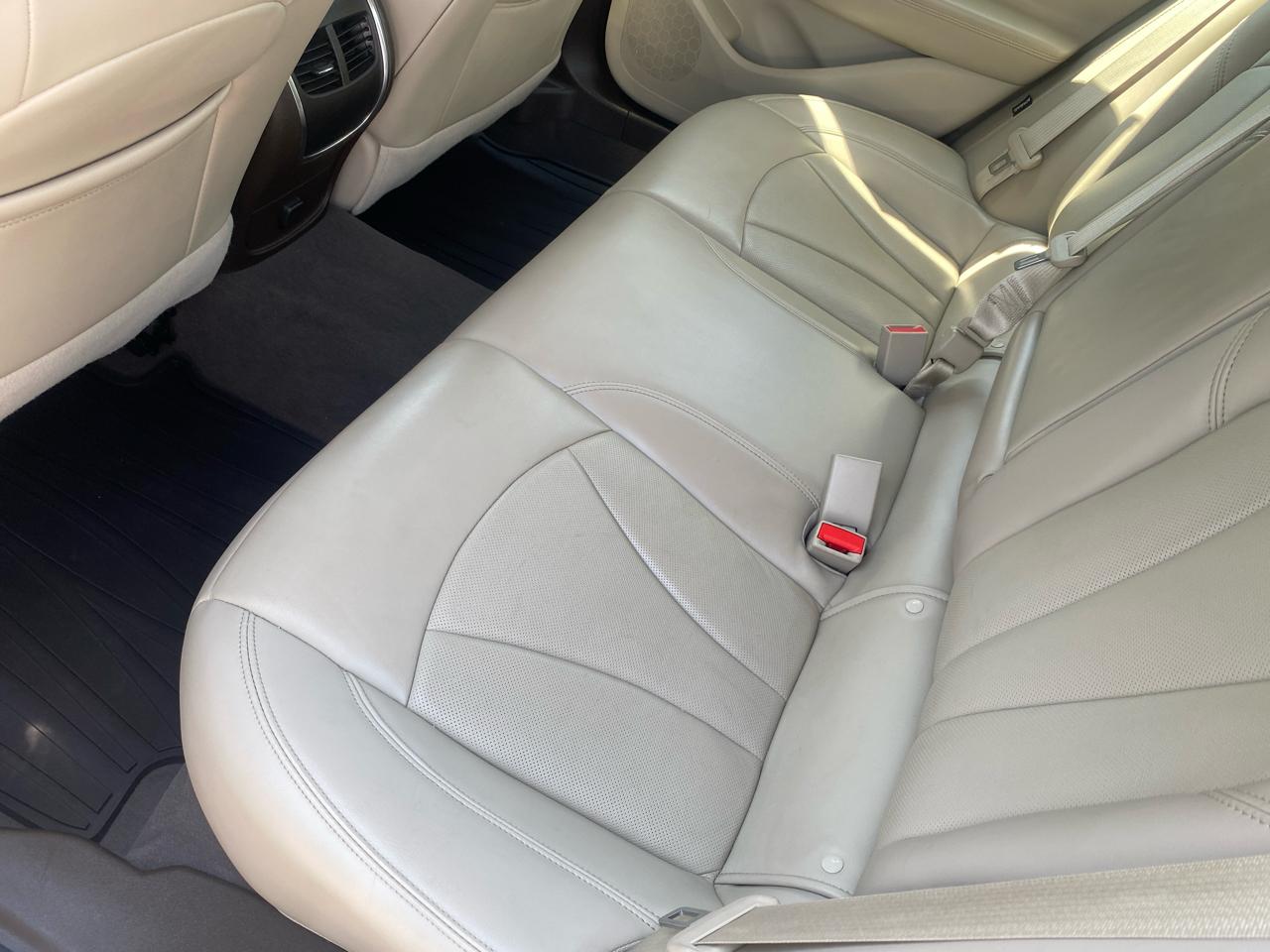Buick LaCrosse 4dr Sdn Essence AWD 2019