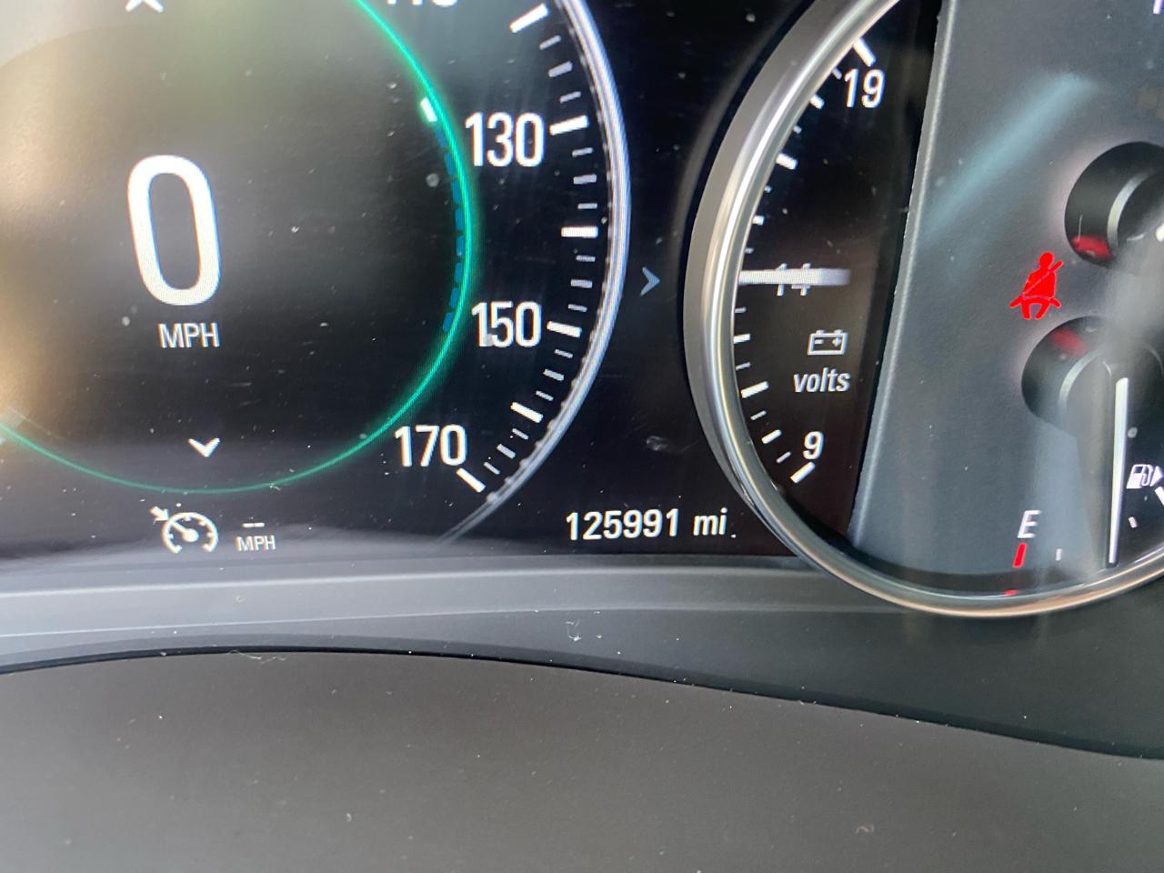 Buick LaCrosse 4dr Sdn Essence AWD 2019