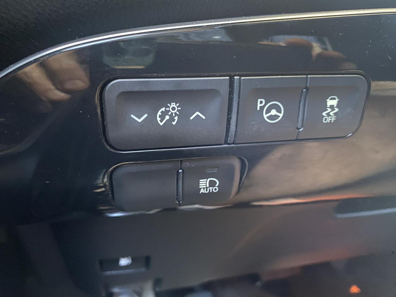 Toyota Prius 5dr HB Three Touring (Natl) 2016