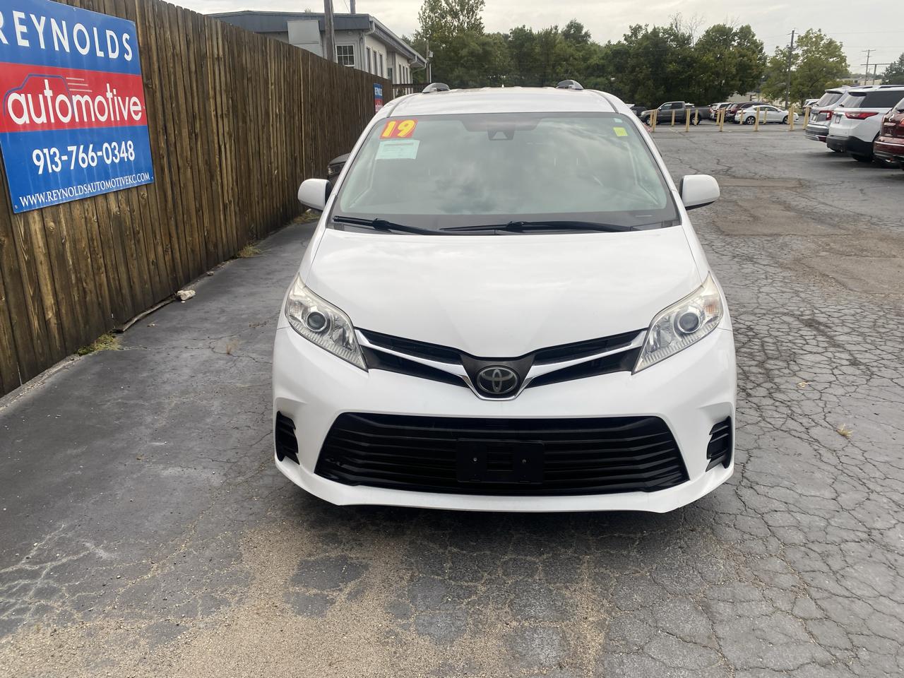 Toyota Sienna LE FWD 8-Passenger (Natl) 2019