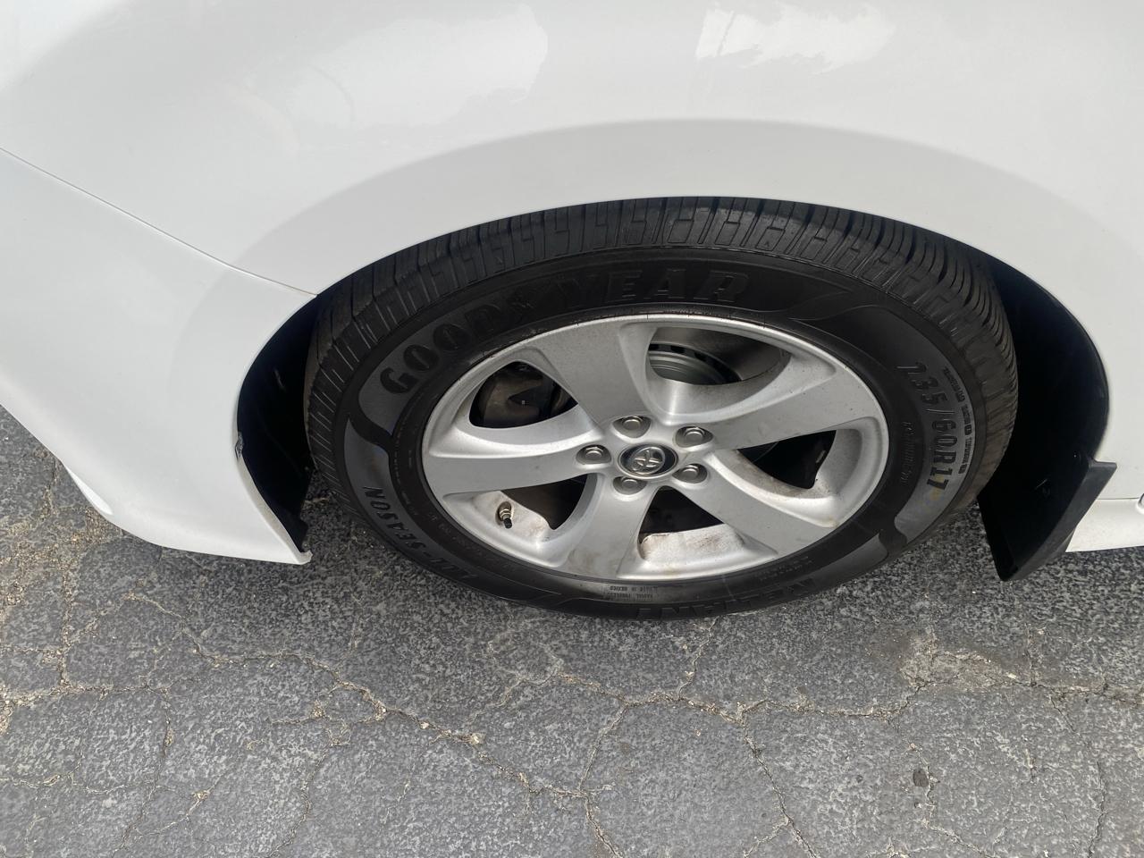 Toyota Sienna LE FWD 8-Passenger (Natl) 2019