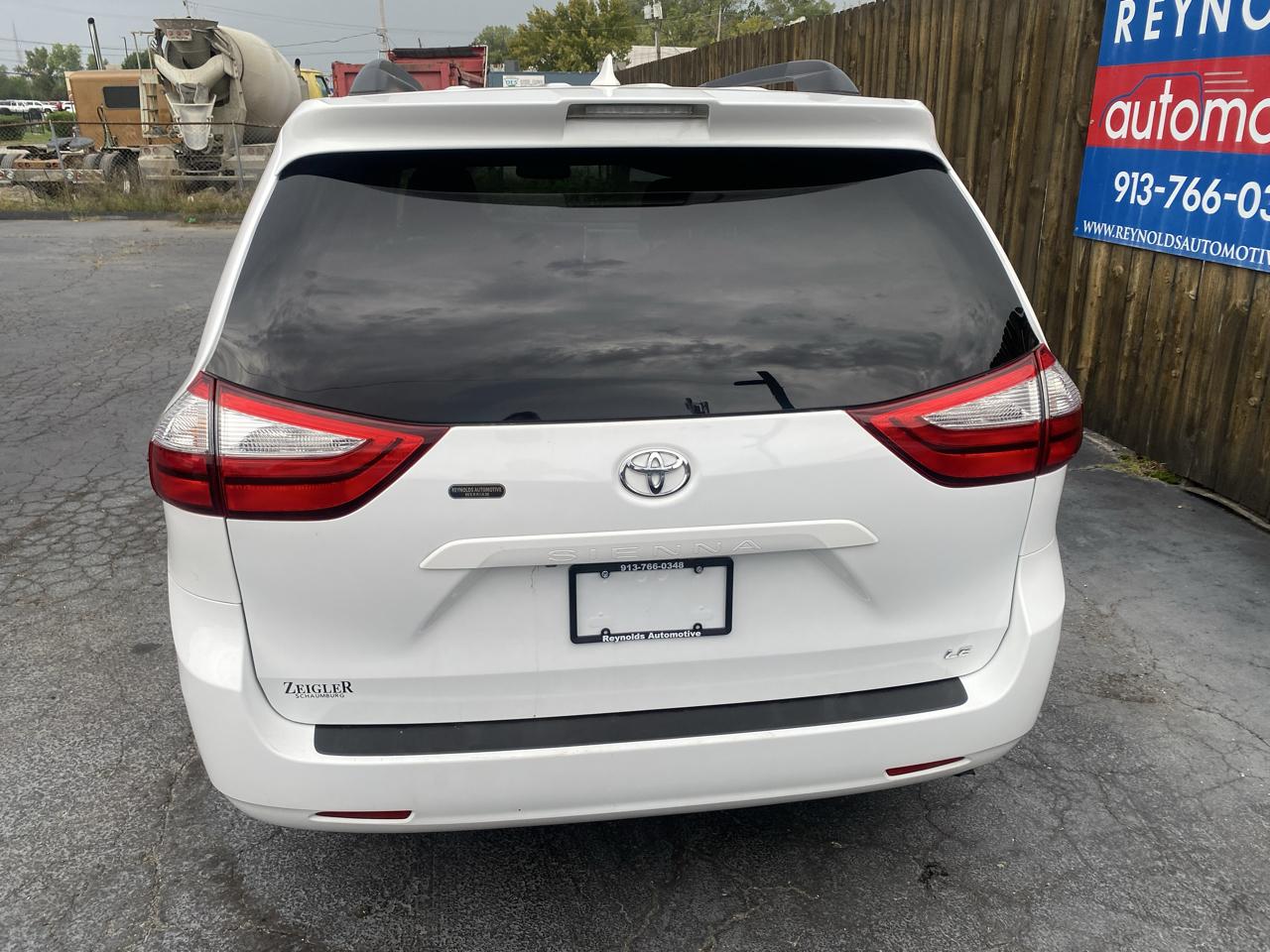 Toyota Sienna LE FWD 8-Passenger (Natl) 2019