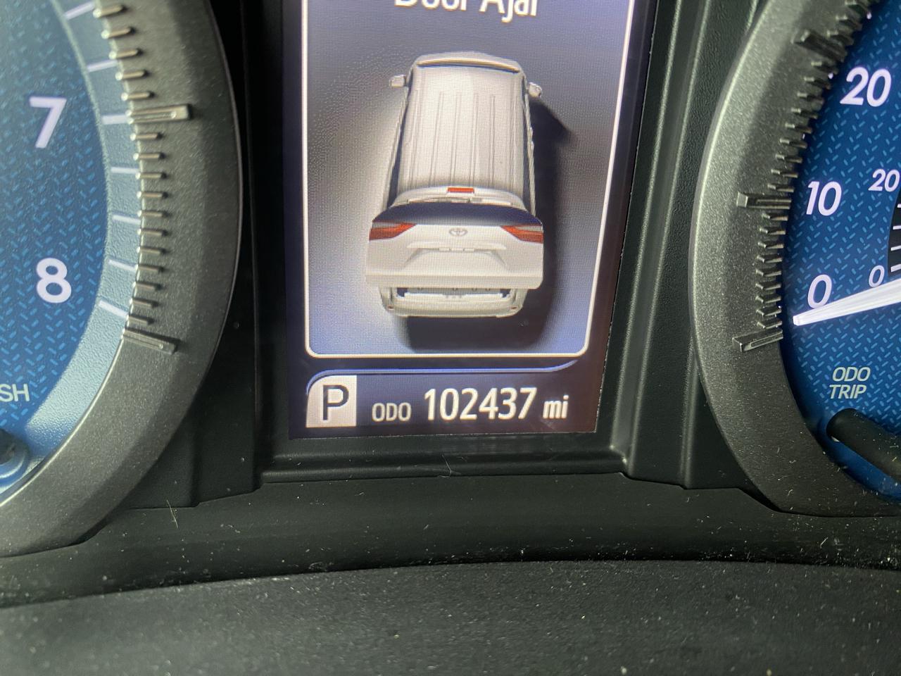 Toyota Sienna LE FWD 8-Passenger (Natl) 2019