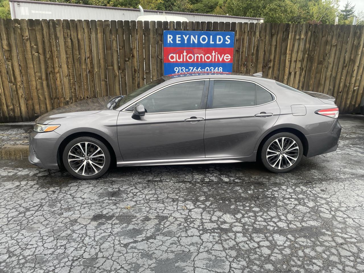 Toyota Camry XLE Auto (Natl) 2019