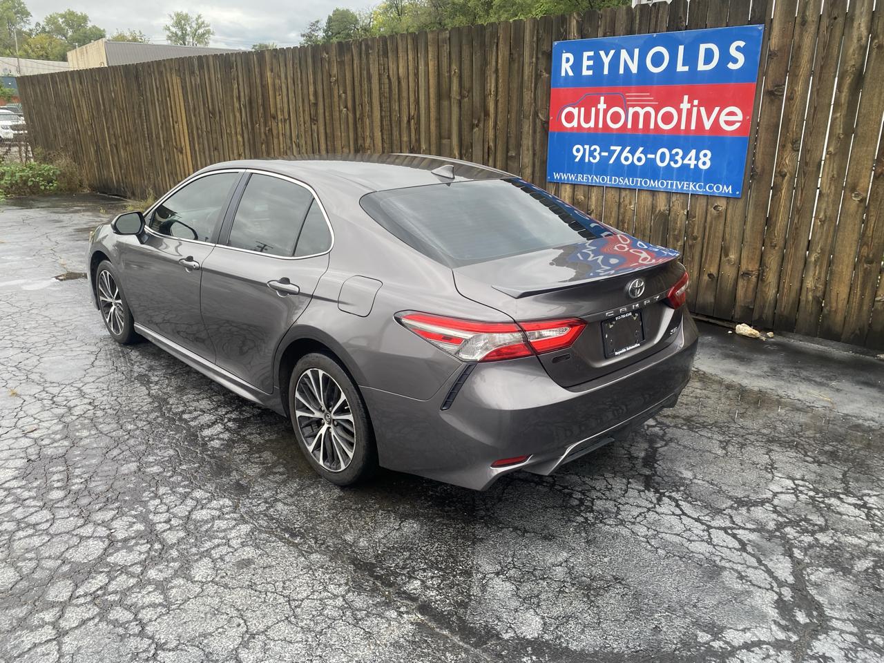 Toyota Camry XLE Auto (Natl) 2019