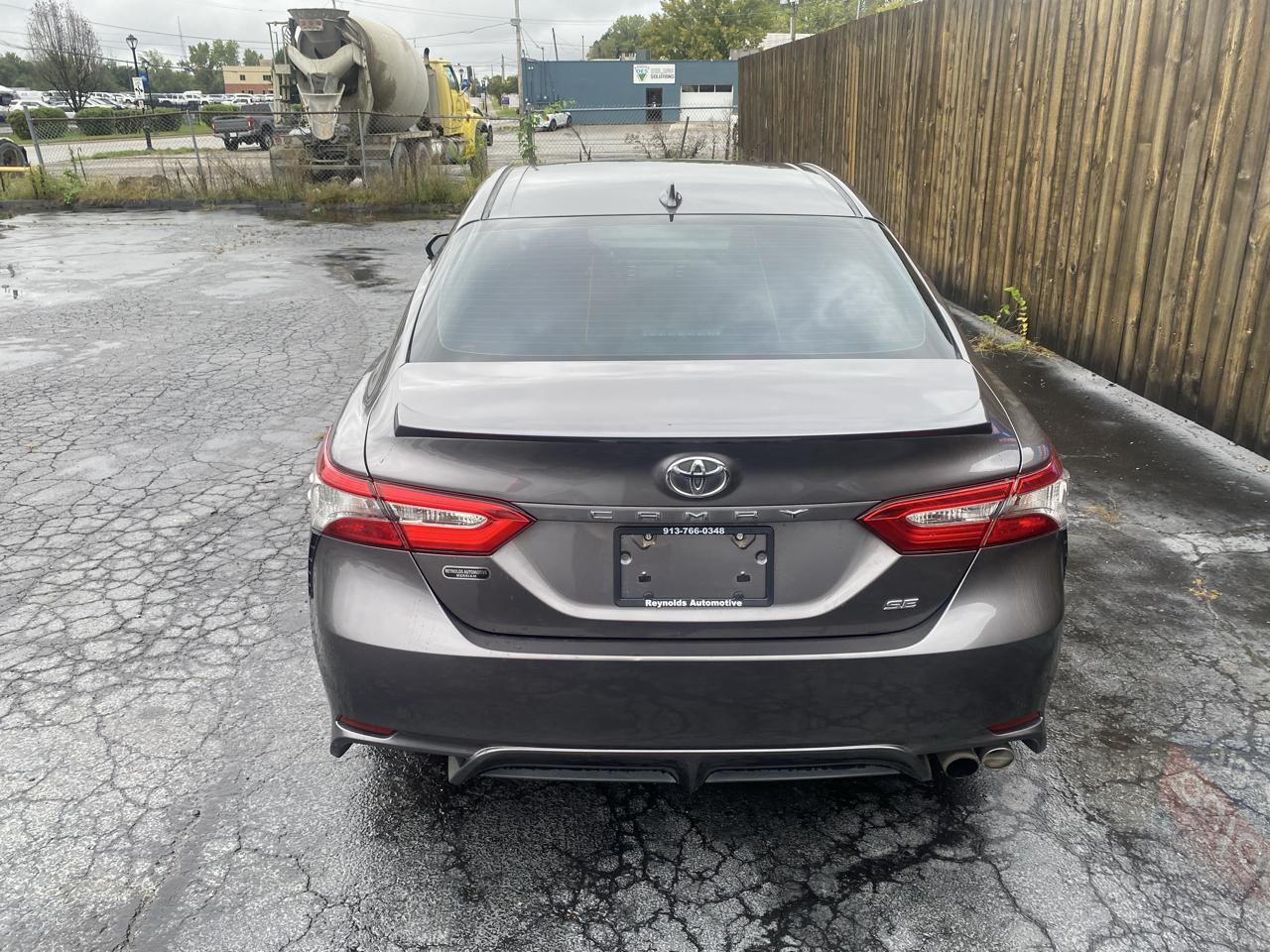 Toyota Camry XLE Auto (Natl) 2019