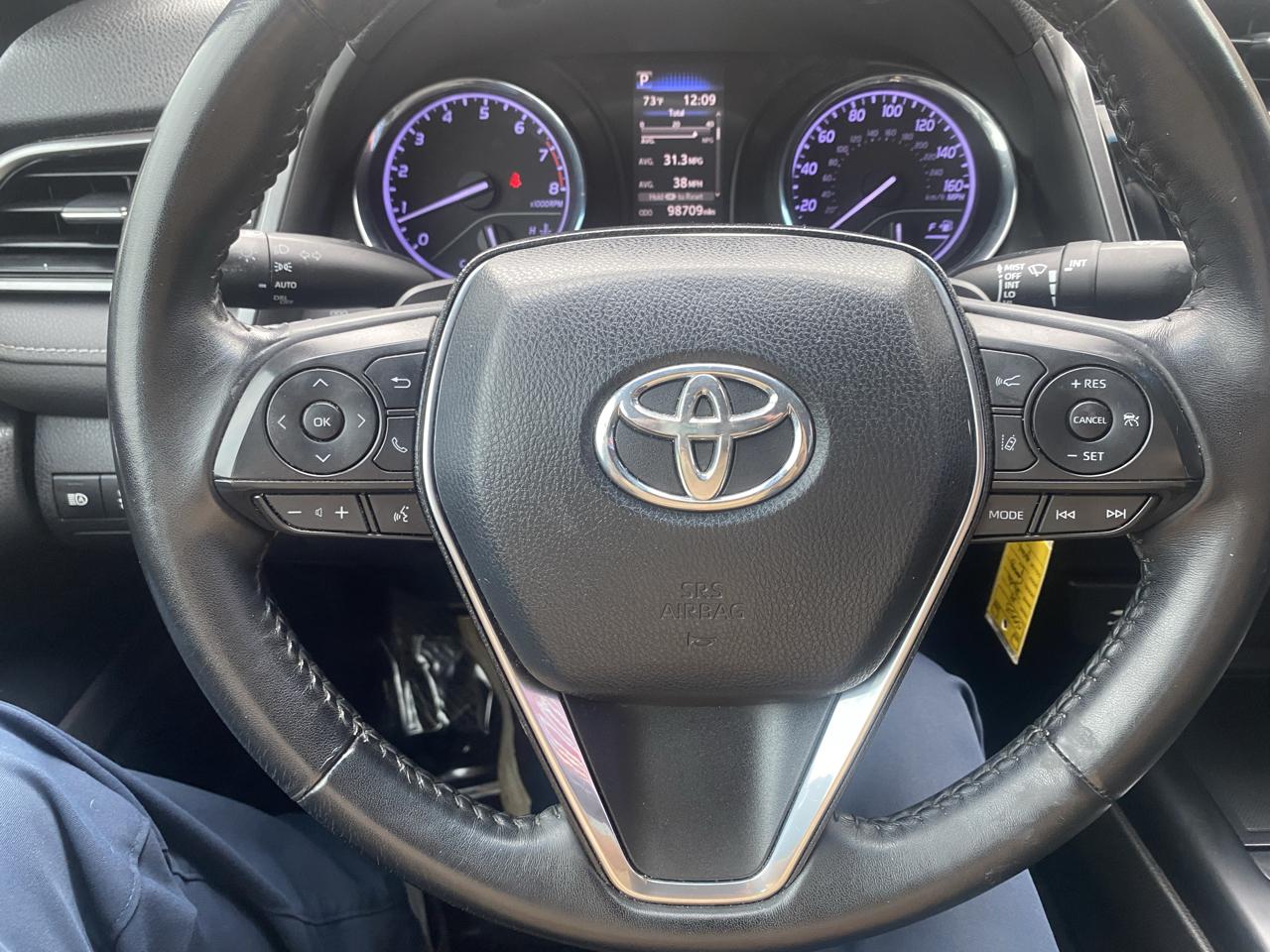 Toyota Camry XLE Auto (Natl) 2019