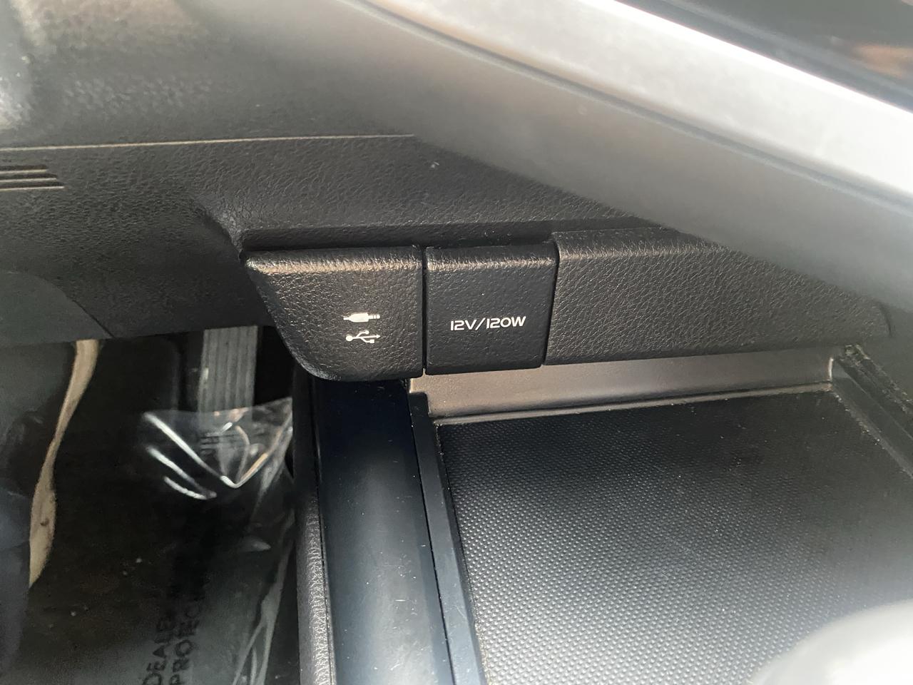 Toyota Camry XLE Auto (Natl) 2019