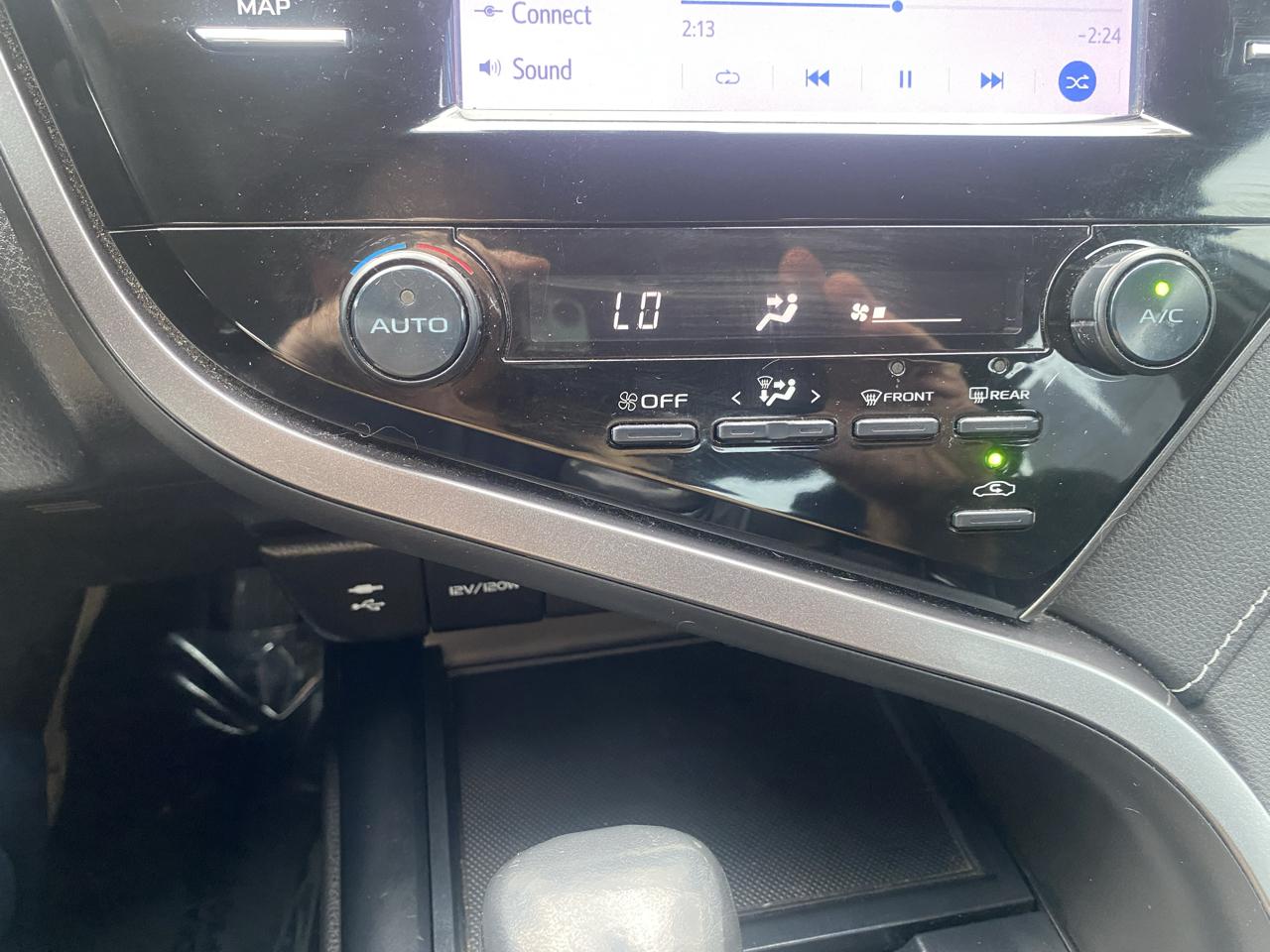 Toyota Camry XLE Auto (Natl) 2019
